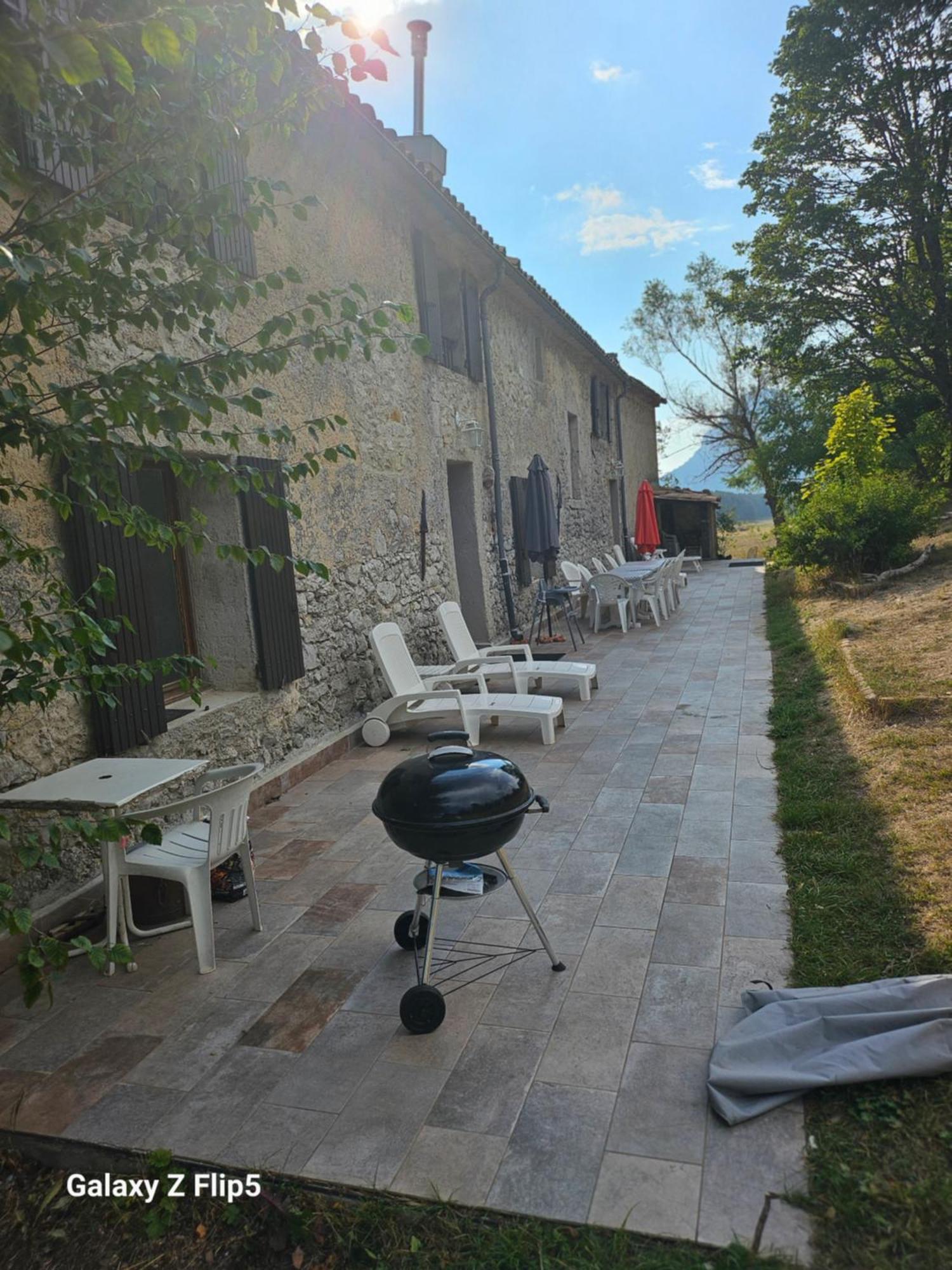 La Grande Maison Dans La Prairie Caille Экстерьер фото